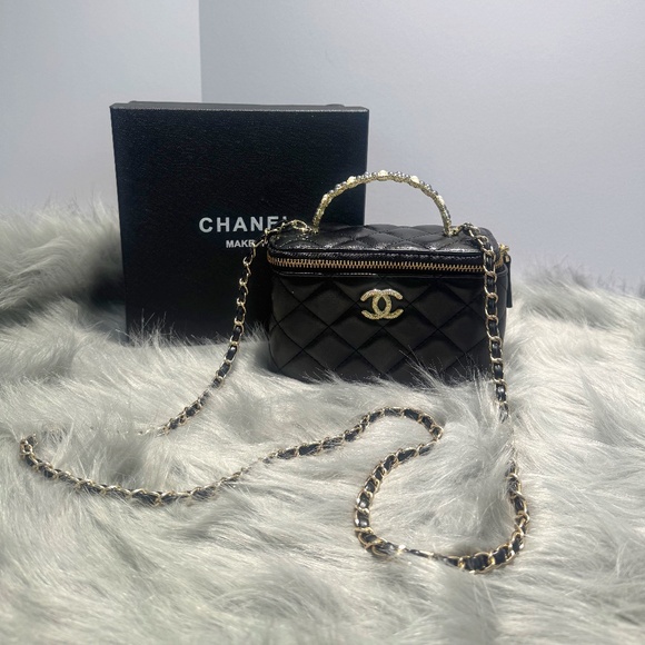 Chanel VIP Makeup Black Shoulder/handle bag~NIB - Picture 1 of 10